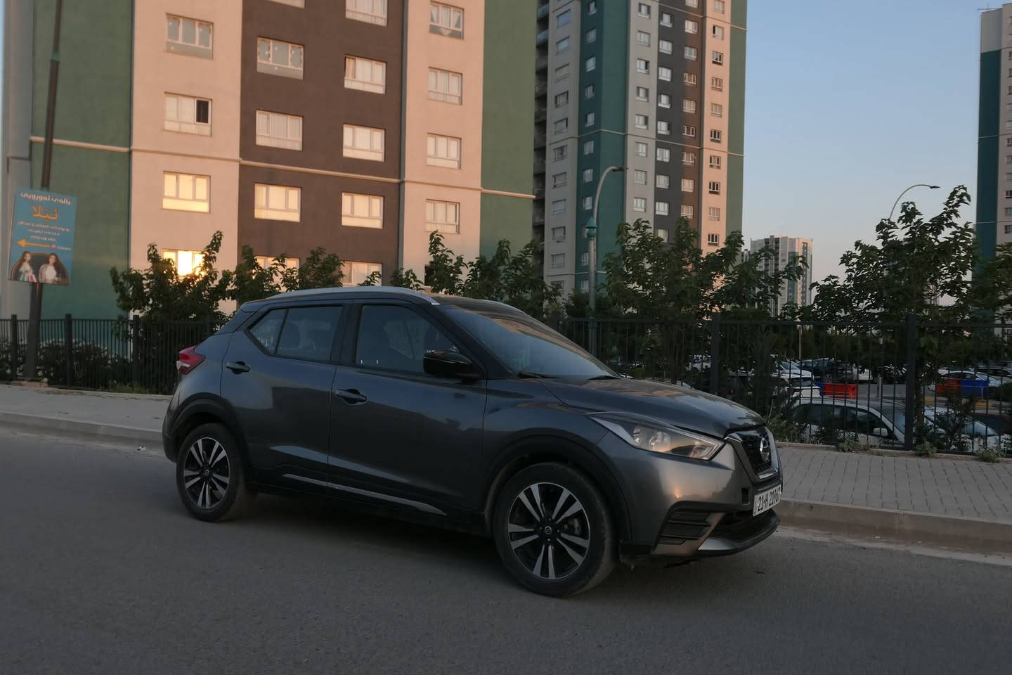 ​نيسان كيكس 2019 (Nissan Kicks SR) 
الموديل: 2019
​اللون: كحلي (نفتي)
​الفئة: SR (أعلى مواصفات)
​المسافة المقطوعة: 140 ألف كم
​المحرك والجير: بشرط الفحص
​🛠 حالة السيارة:
​بدون صبغ، بدون تعديل بارد، كلين تايتل (Clean Title) ✨
​صدر السيارة (الوجهية الأمامية) مجدد بالكامل حديثاً، السيارة جاهزة ولا تحتاج لأي مصاريف.
​السنوية (الهزة) والبيئة والطرق مجددة ولغاية 2031.
​السيارة باسمنا مباشرة (بشرط التحويل وبدون أي غرامات مرورية).
​🌟 أبرز المواصفات (Full Options - SR):
​كراسي جلد + تدفئة في المقاعد (كوشن هیتەر)
​كاميرا 360 درجة 📸
​رادار أمامي، خلفي، وجانبي (نقطة عمياء)
​نظام كبح تلقائي (Auto Brake)
​نظام مانع الانزلاق
​شاشة لمس متطورة
​📍 للاستفسار عن السعر ومزيد من التفاصيل، يرجى إرسال رسالة أو الاتصال.
***********
