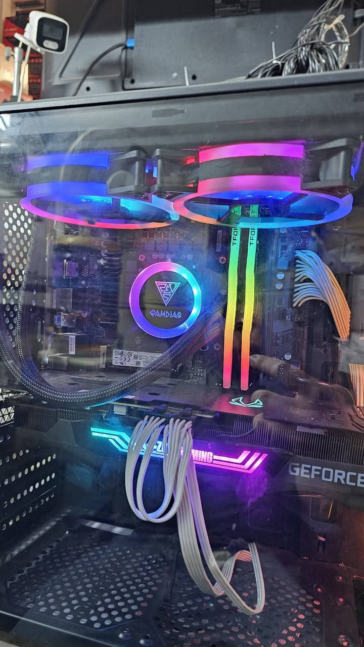 السلام عليكم 
Cpu i7 12700 (كرت شاشه داخلي)
تبريد مائي 240
Gpu 3070ti zotac
M.B gigabyte b660m
Ram (2*16) 32g 3200mhz 
M.2 256g
Hdd 1tb
Psu segotep gm850w
مكاني شارع الصناعة او كاظمية
توصيل عندي 
***********
السعر 1.500.000
