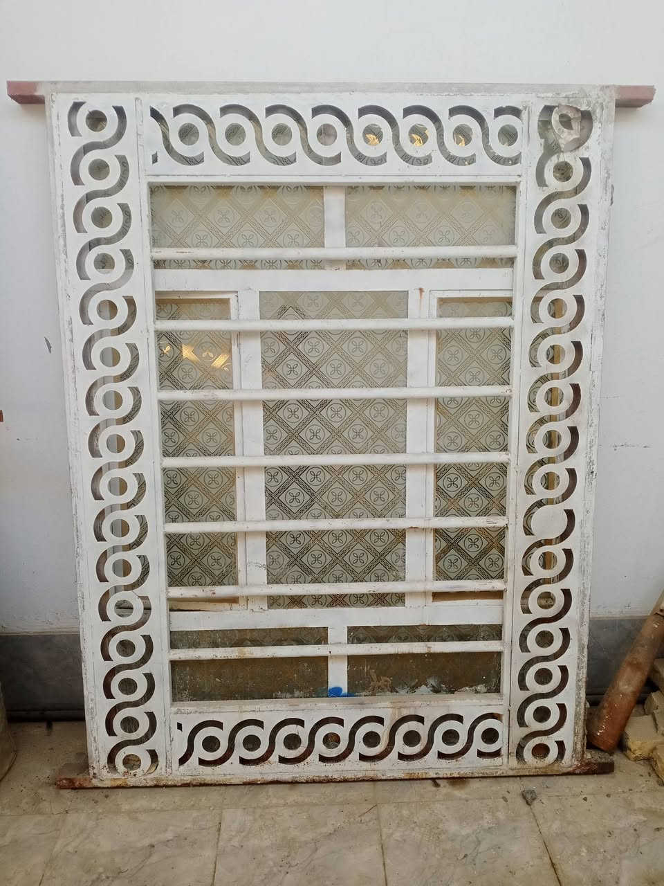 متاح باب مطبخ 
ارتفاع مترين ونص 
والعرض مترين 
وشباك ارتفاع مترين
والعرض متر ونص
سعر باب مطبخ 170
سعر شباك 120
***********
