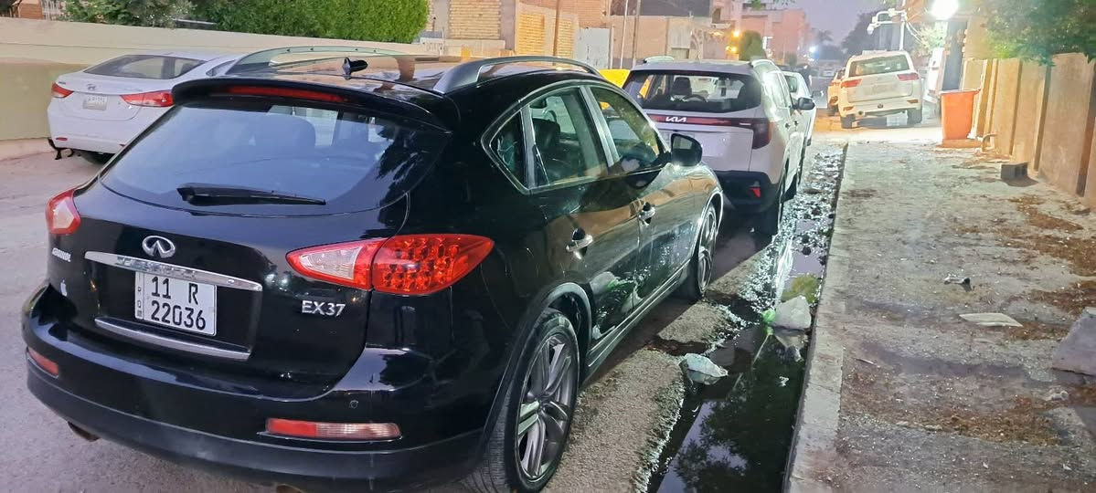 للبيع  نيسان انفينتي  موديل 2013 بغداد دولي جديد فول فول مواصفات محرك 6 سلندر كير محرك كلش جدد تبريد شرط ماشيه ١٠٨ الف كيلو مو ميل حقيقي فول مواصفات بصمات ابواب بصمه تشغيل رادر سلايد كروس سرعه سلايد روف كشنات جلد كهرباء خزن ميموري تحكم ستيرن جهتين وبعد هواي مواصفات تخم تايرات كله جديد السياره ظربته ربع البنيد جهة السايق  شواصي مكفوله وايرباكات سليمه وغرفتها جديده على وضع الشركه ***********
