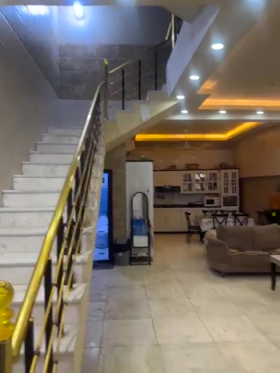 نسر الشموخ للعقارات 🏢
بيت للبيع في كربلاء المقدسة ✨
 المساحة: 75 متر مربع.
 عدد الطوابق: 3 طوابق.
 التأثيث: يُباع مع الأثاث بالكامل.
 الموقع: موقع متميز وقريب جداً من المراقد المقدسة:
 قريب للإمام (عليه السلام).
 قرب مقام الإمام المهدي (عجل الله فرجه).
 قرب تقاطع الحداد.
📞 للتواصل والاستفسار:***********
نسر الشموخ
