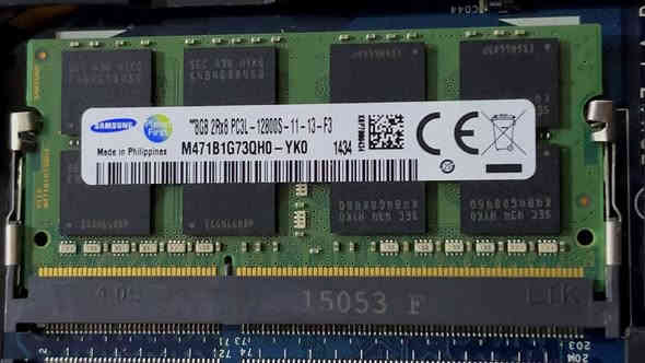 hp z book 17 2g
المواصفات/
1 - الذاكرة : 
يحتوي عل 2 من هارد SSD مجموعة يساوي 705
———————-
2- الرامات  RAM:  
‏16G كيكا ، من شركه سامسونج من فئة  DDR3
———————-
3- بطاقة رسومات ( كرت الشاشة الخارجي ) :
‏2G  يشغل كلشي ، هاذ اسمه وشركة مصنعة
‏NVIDIA Quadro K1100M (2 GB)
———————-
4- المعالج : 
الجيل الرابع
‏  Intel(R) Core i7-4600M CPU 2.90 GHz
———————————————-
 تفاصيل خإضافية //////
1/ الشاشة حجمها  ( 18 ) إنش كبيرة جداً .
2 / لا تحتوي عل مشغل الأقراص(DVD ,SD)
3/ تشغل جميع العاب وسريعه في التصفح والتصميم وغيرها لان تحتوي كرت شاشة قوي .
4/ الكيبورد عطلان!!!!!!! اني استخدام كيبورد خارجي .
///////////////////////////////////
العنوان : النجف الأشرف 
رقم الهاتف (واتساب) : ***********
$  السعر  /  350,000   ألف دينار عراقي 
.  غير قابل للتفراض ….
