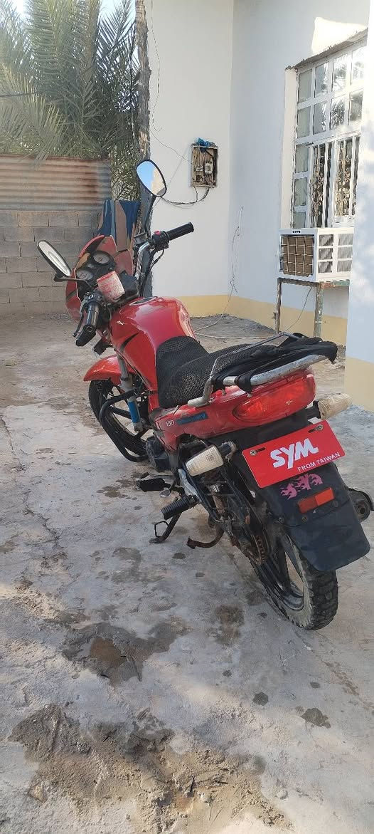 السلام عليكم موطور سايم نضيف حيل كهربائيات كله شغاله اوراق كامله السعر 650 وبي مجال بصيط رقم صاحب الموطور ***********
