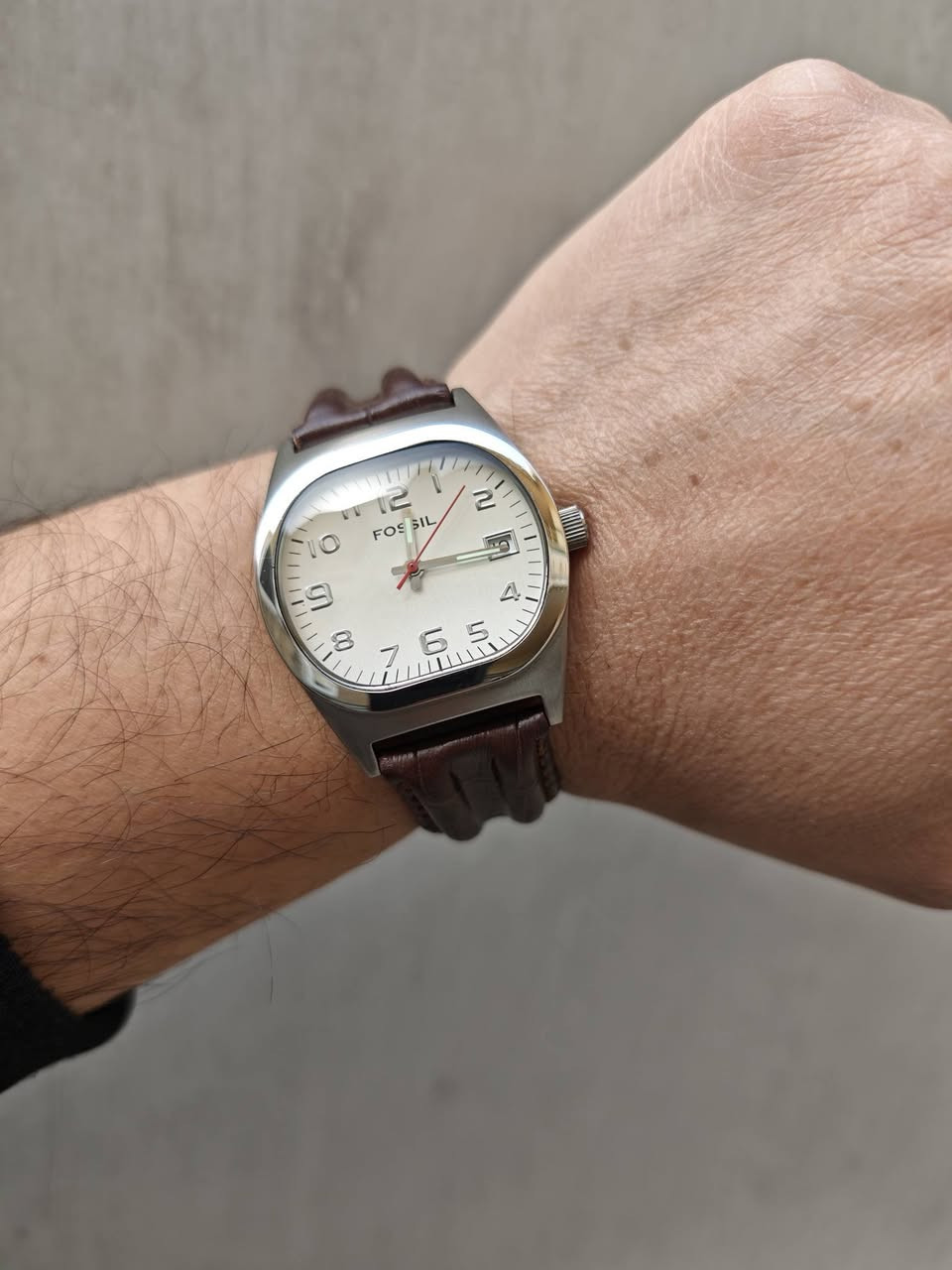 سلام علیکم. 
ساعە فوسیل اصلی للبیع. مكینه روندا سویسری. باتری. منفذ یومی. ستنلس ستیل. قطعه رائعه جدا. نضیف لوك ستیكر بالضهر. سعر 50 الف.


**إذا كنت صاحب هذا الإعلان وتريد حذفه لأي سبب، رجاءا أرسل رسالة إلى الدعم الفني**