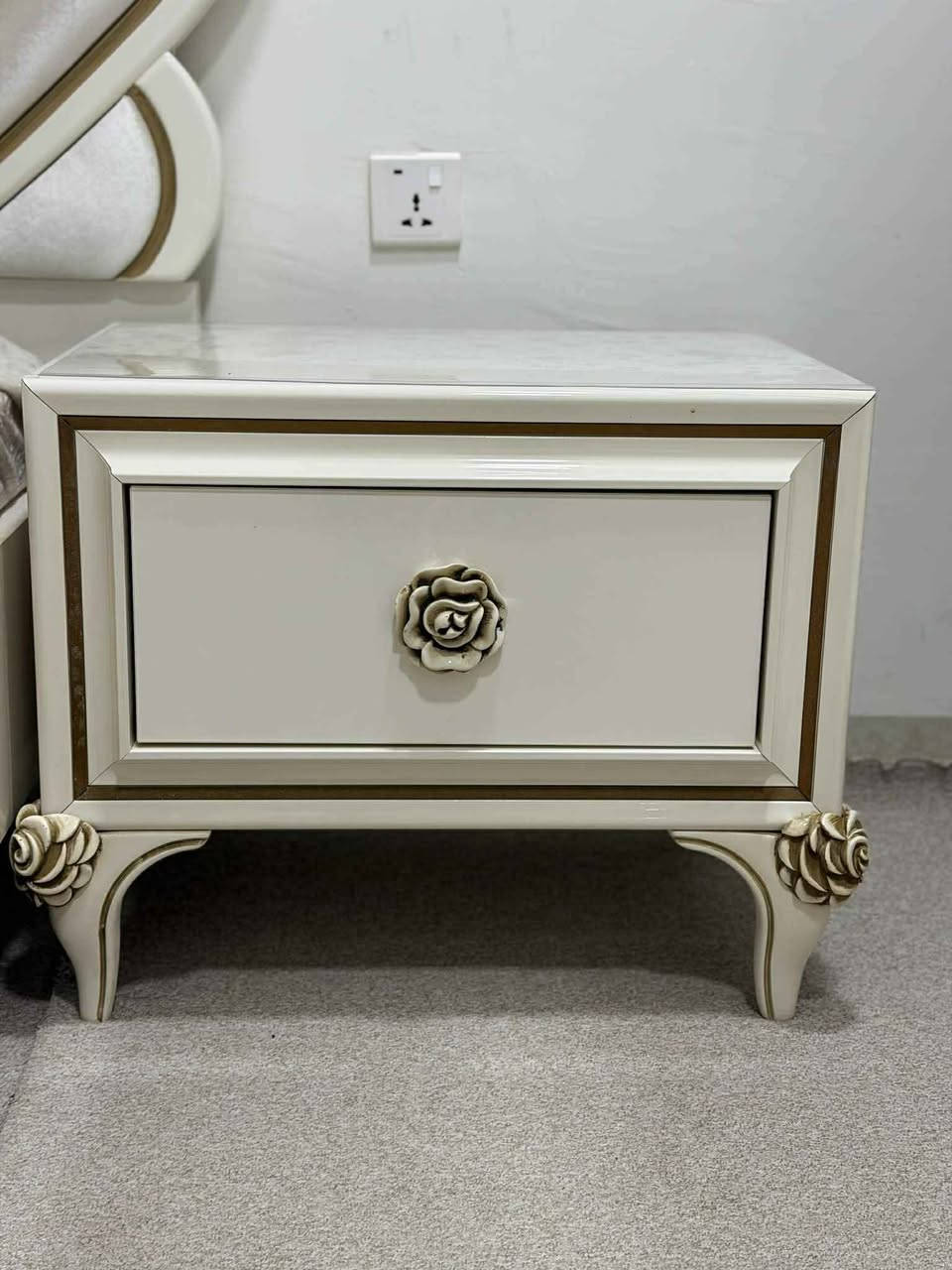 داشکێنرااااا
 شتی شاز و ڕاقیم بۆ هێناون
ئەم ژوورى خەوتنه بو فرۆشتن هی ديوانه 
نرخی تەنها 650هەزار  ، 
کلار - رزگارى كالار, السليمانية


**إذا كنت صاحب هذا الإعلان وتريد حذفه لأي سبب، رجاءا أرسل رسالة إلى الدعم الفني**