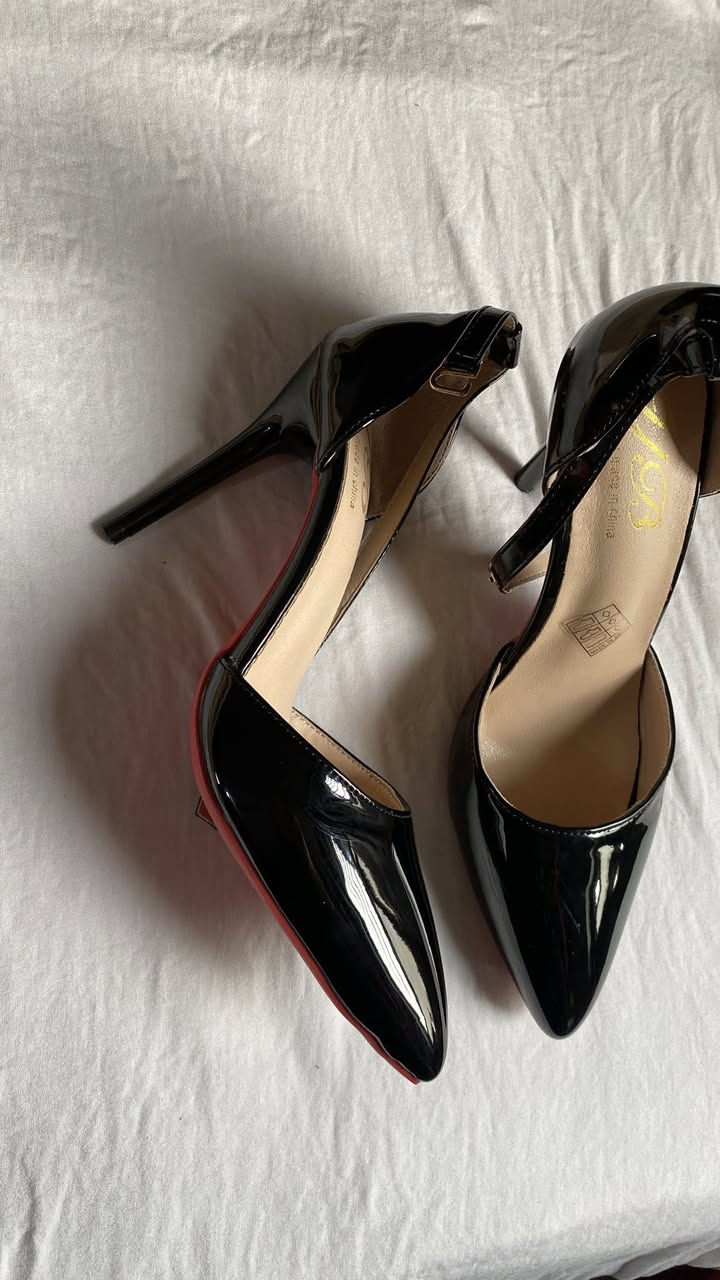 سلام عليكم بنات تخفيضات حذائين ب١٥ وبعد عندي كومه الي تريد تدخلي على الخاص


**إذا كنت صاحب هذا الإعلان وتريد حذفه لأي سبب، رجاءا أرسل رسالة إلى الدعم الفني**