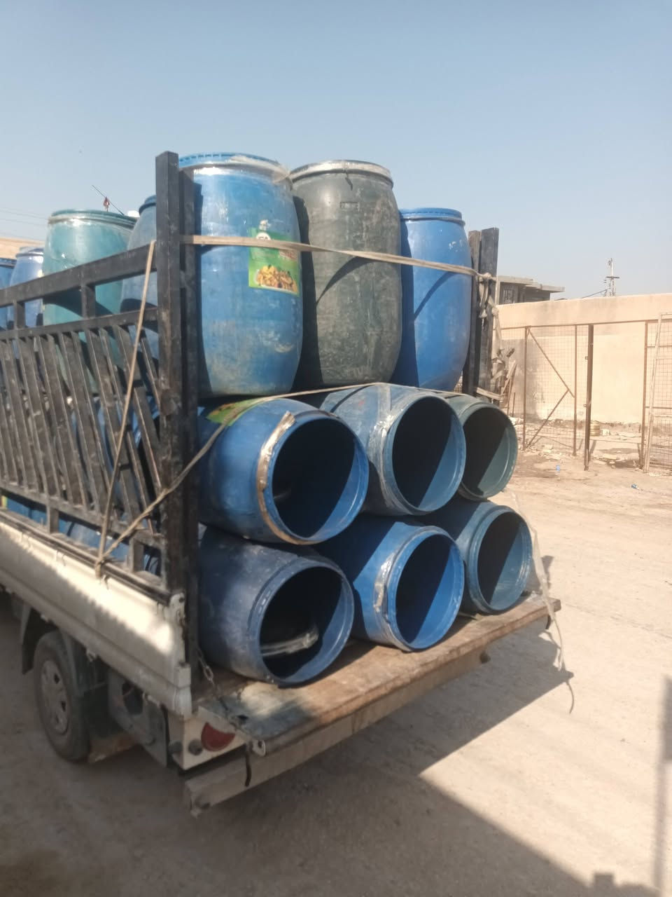 السلام عليكم 
برميل ٢٦٠ اكبر حجم ب٢٥
١٧٠لتر ب١٥
١٢٠لتر.ب١٠
عنوان بابل حي العسكري قرب العلويه حميده بنت الكاظم او المدارس توصيل فقط مركز الحله ***********
