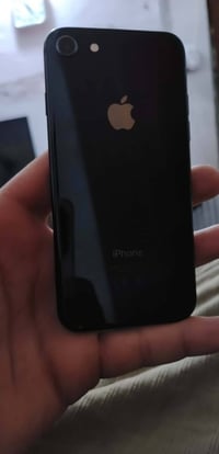 ايفون8 64 للبيع 70الف 07810633646