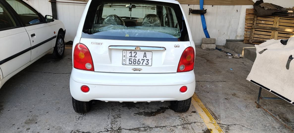 السلام عليكم سياره كيو كيو للبيع موديل 2012 سياره بدون صبغ كاربون بانزين بيها رقم هزه جديد سنويه لي 2030 اتريد تحويل اتريد وكاله السعر 38 ورقه 
***********
***********
