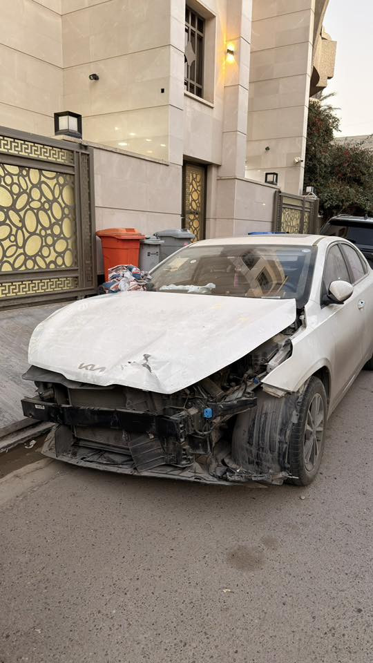 Kia k3 2022 44km
السلام عليكم 
كيا k3 
2022 ماشيه 45 الف 
السياره رقم اربيل
ابيعها على حادثها 
رايد بيها 100ورق قفلها 

 ارباكات موضحه بالصوره وبيها شاصي سحب موضح هم 
 ومجان بيها اي قطعه قبل هاذا الحادث من يومها واكفه صار الحادث بجم بنيد يتبدل وجاملغ السايق يتعدل بارد فقط كل غراض السياره الباقيه موجوده من لايتات تشتغل ايضا ومن دعاميه موجوده 

مكاني بغداد 
رقم للاستفسار ***********
