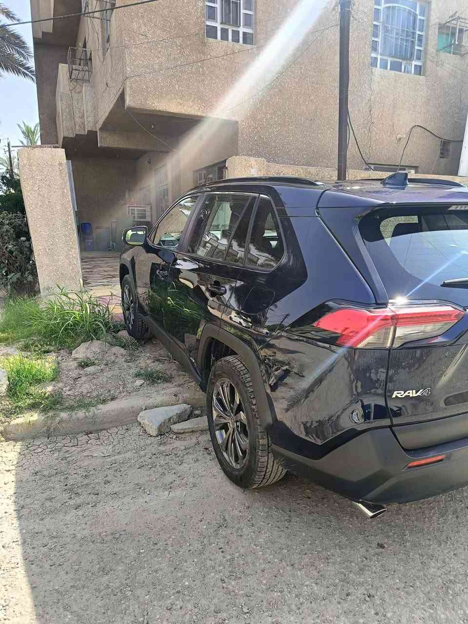 السلام عليكم....
TOYOTA  RAV4 HYBRD
XLE  PREMUM
لون حبري مميز 
موديل 2023 
فول مواصفات  هايبرد 
محرك 2.5  H 
عداد   44الف  M 
مواصفات السيارة 
بصمة  تشغيل وأبواب 
فتحة 
كشنات جلد
كشن كهرباء 
كشن خزن ميموري
تدفئة كشنات واستيرن 
انارة الداخلية ثلجي 
سماعات JBL
 دبل لدى امام بروجكتر 
رادار أمامي وجانبي وخلفي
مانع تصادم
صندوك كهرباء 
جام أربعة اوتو 
لايت اوتو 
شاشة كبيرة كامرة خلفية دوارة 
شاشة ابل كار بلي 
اشاير مري 
مانع انزلاق 
فور ويل 
٣ وضعيات للقيادة  ماوس 
تحكم استيرن فول
 مثبت سرعة واوامر صوتية ورادار تفاعلي وتحديد مسار شاشة اعطال حساس اطارات 
سيارة نظيفة جدا 
حادث بسيط بدون ايرباك 
تبديل جاملغ 
باب خلفي بارد 
صندوك أيضا بارد 
شي بسيط البارد 
سيارة رقم بغداد هزة جديدة 
ورقم الدولي 
ماشية 44 الف مايل 
صور الحادث مرفقة تبديل دعامية وجاملغ  نفس لون وبيه بارد بالخلف بسيط
السعر / 23400 $
للاستفسار / ***********
