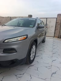 شيروكي بزون • ٦ سلندر • رقم بصره