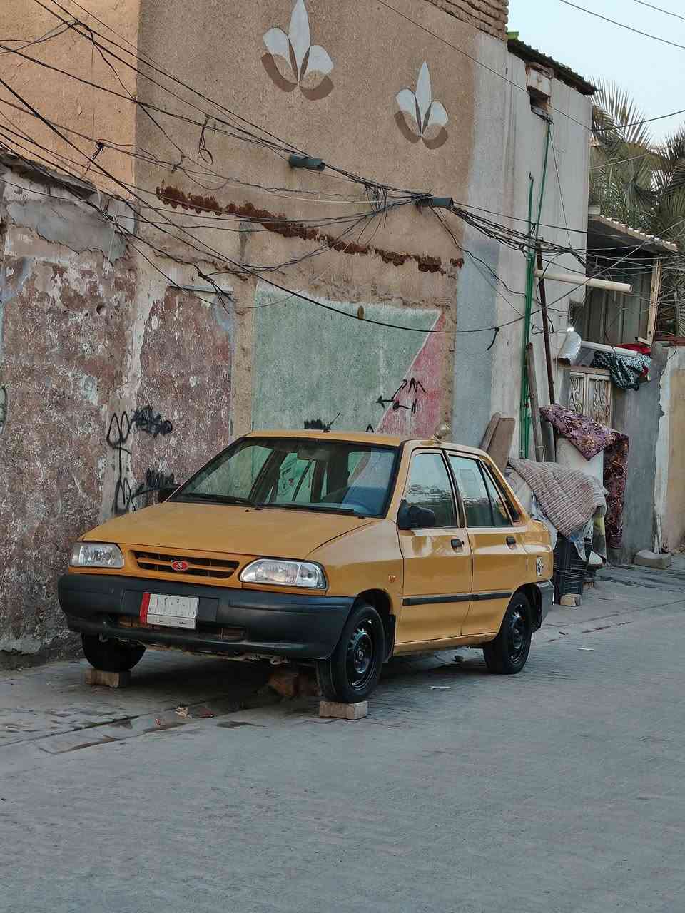 السلام عليكم سايبه للبيع مديل ١٣ كير ومكينه صارلي سبوع مبدلهن سياره جديده كلشي ماعايزه تخم تاير جواه سياره كفاله رقم نجف سنويه ل٢٨ مداور شوكت ميعجبك حداديه ستوني مسويه كله كامل شواصي واحد معمر وثاني بلادي بركيتات كفاله سيارة جهازه على اخر حبابه كهربائيات كله شغال تبريد عوزه غاز تتفئه شغاله مكاني نجف حي ميسان سعر ٢٦ وبيه مجال قليل عليه غرمات ٢٠٠ ينزلن من سعره رقمي ***********
