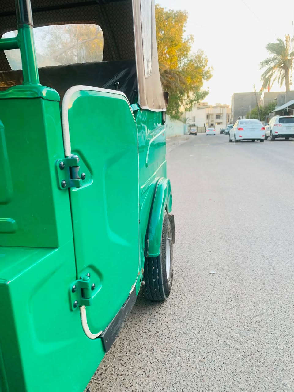تكتك ٢٢/٨
التكتك كفاله لاا ضربه ولاصبغ دكة جاكوج مابيه.
والمكينه مامفتوحه هم مكفوله.
تجي دكلب وشوف بعينك 
بأسمي مكاني بغداد ***********
السعر ٩٣٠٠جماعة جوه ٩لحد يخابرني بيه شي بسيط كلش.
