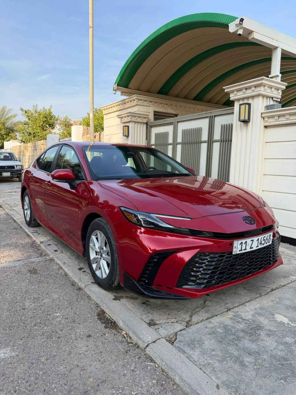 االسلام عليكم 
كامري هايبرد
2025 دخول جديد رقم بغداد
مكينه2.500 بانزين و هايبرد HEV 
فئة ال Le ماشيه 33 الف ميل
حساسات
تحكم ستيرن جهتين
رادار امامي
رادار جانبي
قياده ذاتيه
كروز سرعه
مانع انزلاق
مانع تصادم
حساسات ضغط الاطارات
بك لايت لد   LED
لايت زنون امامي بلادي LED
ويل 18
محدد مسار
تصحيح مسار
حساسات ستيرن التنبيه  
مودEV
اوتو هولد
 بصمه
3أنظمة قياده ECO / Normal / Sport 
قطعتين تبريد
سايد بريك بصمه
نضامGBS + خرائط
اوامر صوتيه وتسجيل صوتي
كامره خلفيه
منافذ تايب سي 
شحن لاسلكي 
وبعد بيها مواصفات معروفه
تحويل ثاني يوم 
سعر194بيها مجال شي بسيط
مكانها  صلاح الدين سامراء 
‏  التواصل عبر الاتصال فقط ووتساب ***********  
ضرر امامي وبيها ملاحضات بسيطه 
ورقم الشاصي مرفق ب صور مع الضرر
