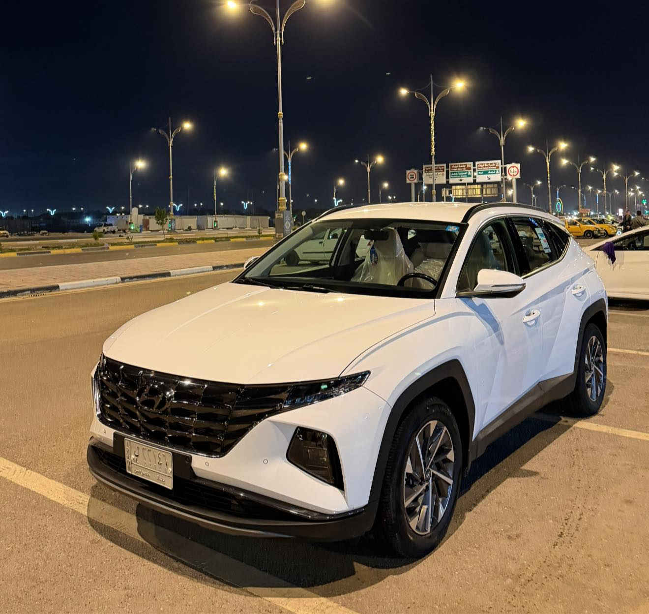 توكسان موديل 2024خليجي ام الضمان رقم بغداد
مكفوله كفاله عامه عدا رصعه بسيطه جوه الباب مشر بصوره

مواصفاته بصمه عدد2 ابواب وتشغيل عن بعد

محرك 2000 دوش كراسي كهرباء عدد2

فول تحكم ستيرن حساس امامي وخلفي وجانبي 

ويل كب عدد5 سبير منازل كامرا وشاشه جبيره

هندبريك بصمه مودات قياده 

لد امامي وخلفي وبيه مواصفات بعد 

حلوه والسياره استعمال شخصي 

عنواني كربلاء المقدسة 
والاتصال على الرقم ***********
