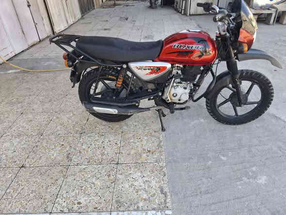 بوكسر موديل 2020 مرقمة بغداد دراجة حلوة ونضيفة حلة من الصور ومابيهة اي نقص سعرهة 1700 الشراي يخابر ***********
