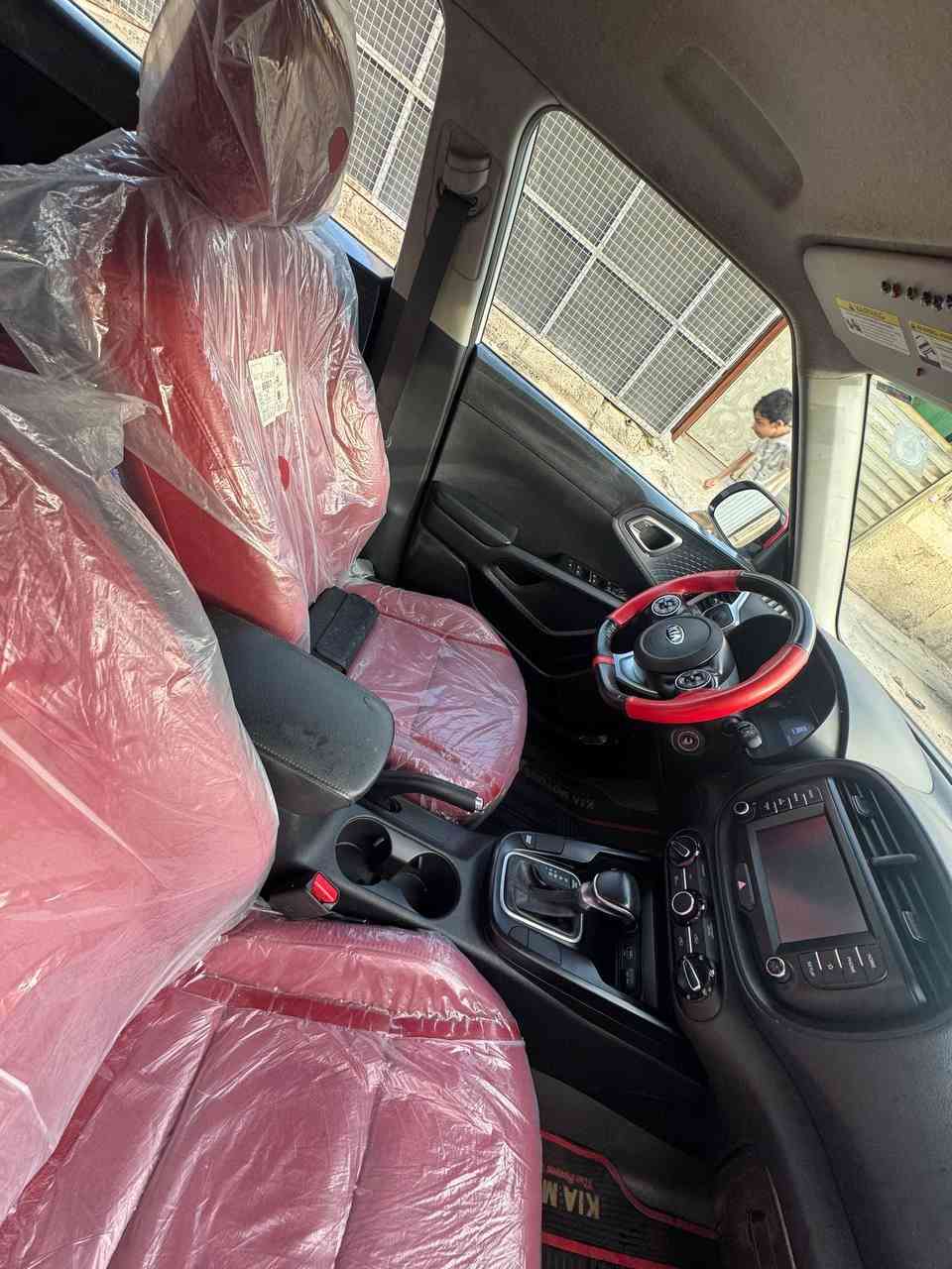 كيا صول 2020
لون ابيضّ  تو كلار قمارة حمراء - محرك ٢٠٠٠ دوش
ضرر جدآ بسيط  
صورة الحادث بين الصور
ماشية 133mi الف 
مواصفات  : شاشة كبير
كاميرا - رادار
كب - تحديد السرعة
تحديد المسار - نظام
نظام سبورت -مانع انزلاق-إطفاء ذاتي
بيها هواي موصفات خير من الله
السعر 140$وبيها مجال 
لتواصل ***********
