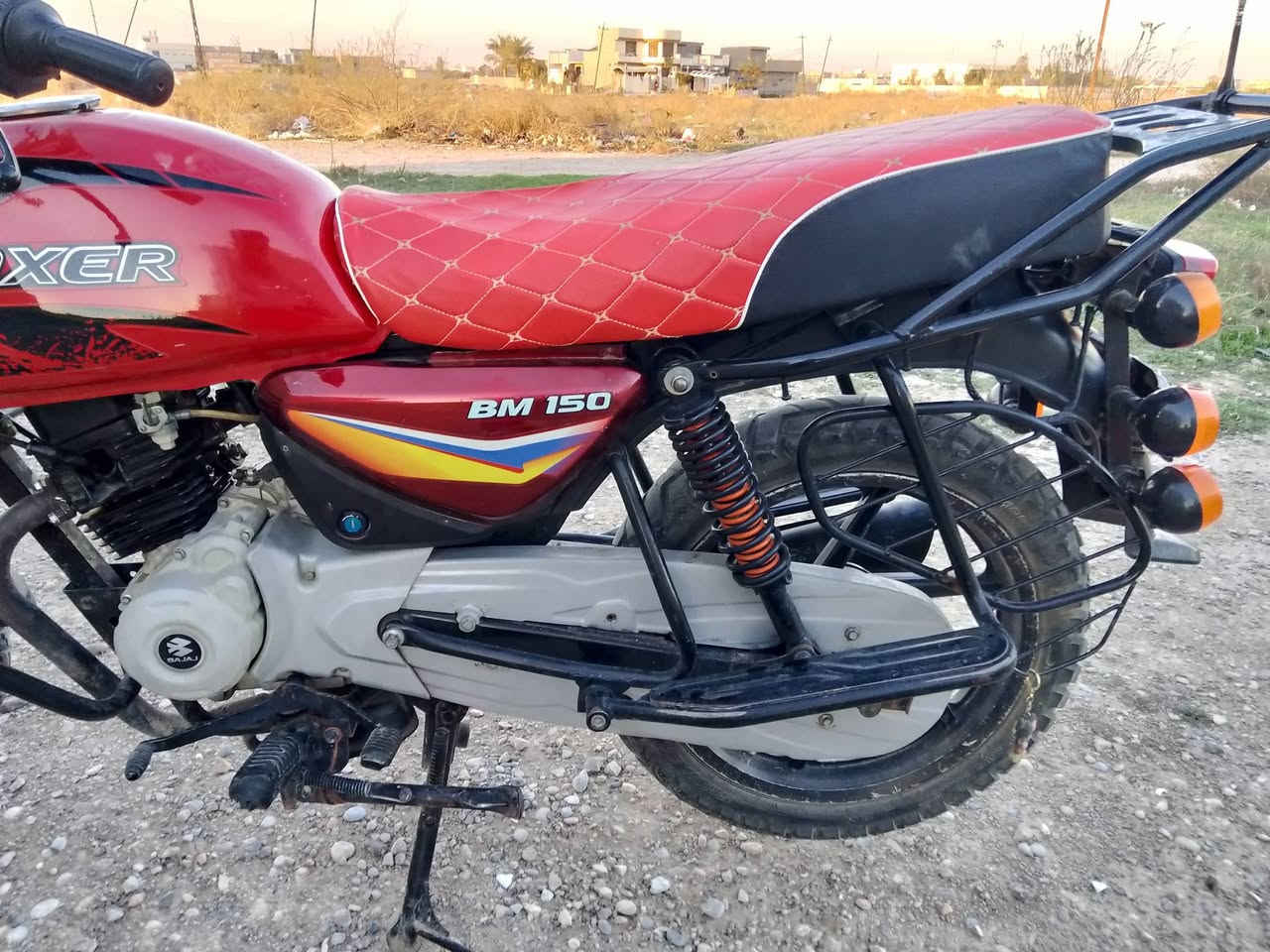 السلام عليكم دراجه البيع أو مراوس حسب لقناعة بوكسر جبلي موديل 20 دراجة نضيفة خير من  الله اوراق بيهة اوراق صوليه مكينه مفدتوحه كهربايات شغاله السعر 875 وبيهة مجال حك الجيه مكان ديالئ شهربان اتصال ***********
