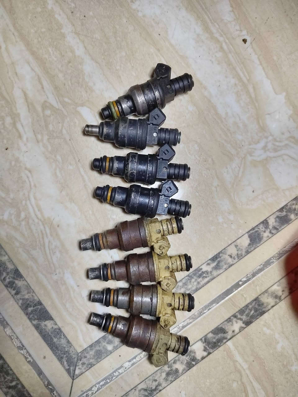 هەموویان پێکەوە بۆ فرۆشتن نرخی ٢٠ هەزار بۆ معامەلە نامە مەنێرە
دەسکی لایت و فڵچەی مازدا بێ کێشە نۆزڵەکان نازانم هی چیە هەمووی مەزبوتە بێ کێشەن


**إذا كنت صاحب هذا الإعلان وتريد حذفه لأي سبب، رجاءا أرسل رسالة إلى الدعم الفني**