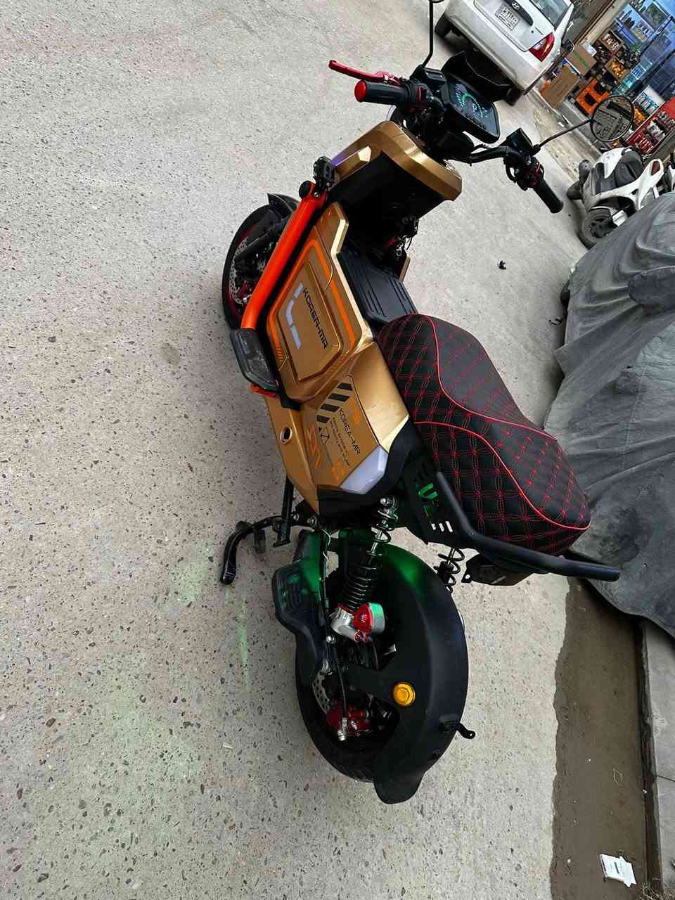 السلام عليكم اخوان  
دراجه جي تي ليثيوم للبيع 
30 امبير 72 فولت دراجه ملف 2000 الدراجه حيل جديده تقطع مسافه 70 كيلو  عداد السرعه 99 
السعر 850 وبيه مجال 
مكاني بغداد الزعفرانيه
للأستفسار اتصل 
***********
