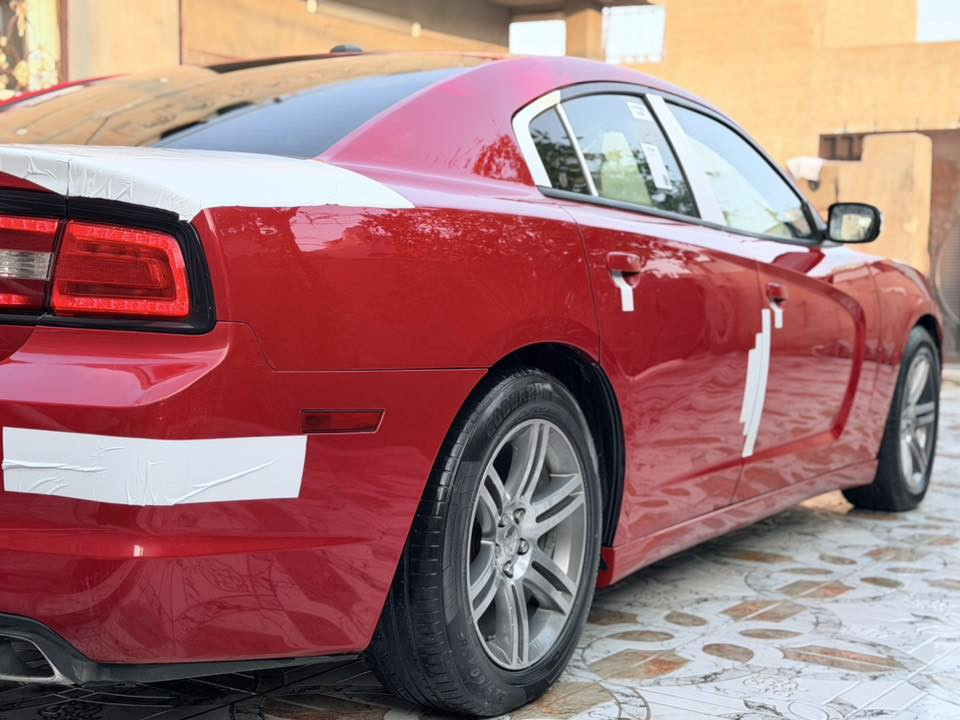 السلام عليكم 
بيع او مراوسه
جارجر لون احمر مميز
موديل 2013 خليجي 
رقم اربيل 
هزه وسنويه جدد وباسمي السيارة 
السياره كفاله عامه كلين تايتل
                 ꧁مواصفات꧂
كير طياره
1/1
شاشه جبيره
بصمه+تشغيل عن بعد
كاميرا 
كشنات جلد احمر 
كشن كهرباء مساج
كشن تدفائه 
ويل 18 خليجي 
ماشيه100 الف حقيقي
مكينه3600 مامفتوحه
مكينه جديد شادها للسياره
                    ꧁ملاحظه꧂
السياره كلش جديده وع وضع الشركه حتى الحداديه 
شرط مكينه وحداديه وكير واكسل وتبريد 
السياره مابيه اي نقص 
لاداخله استعراضات ولا مشتغله بخط 
مكفوله من التبديل والصبغ والرصعات 
                   ꧁ملاحظه꧂
بيه مكانين تعديل بارد كلش صغار 
مرفق بيها سونار شوف السونار واتصل 
مكان السياره كركوك
للاستفسار الاتصال ع الرقم
***********
