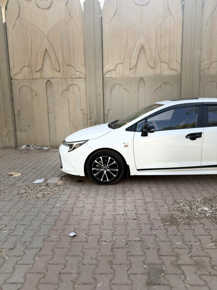 السلام عليكم
كورلة هايبرد ( 2024 )

ماشية( 20 ) ألف 

سيارة بعدها بوضع الوكالة 

سبيرها منازل وشرط حتة عدتها ممفتوحة 

وشوفت العين شكد مصروف عليها 

فول مواصفات 
كشن جلد اسود ومطعم بجوزي 
كشن كهرباء 
سياقة ذاتية 
تحديد مسار 
فول تحكمات ستيرن 
بصمتين 
دخول ذكي 
لد امامي نهاري 
انضمت قيادة 
توقف ذاتي 
رادارات 
شاشة تدعم كار بلي 
وبعد بيها هواي مواصفات 
تغليف بيبان حراري 
كاعيات حوضيات اصليات  روز لاين 
 السيارة (مكفولة من الصبغ و التبديل )

بسمي سنويا وترقيم ع أيدي 

مكاني بغداد ( البياع  )
رقم الهاتف ( *********** )
السعر ( 142 )
