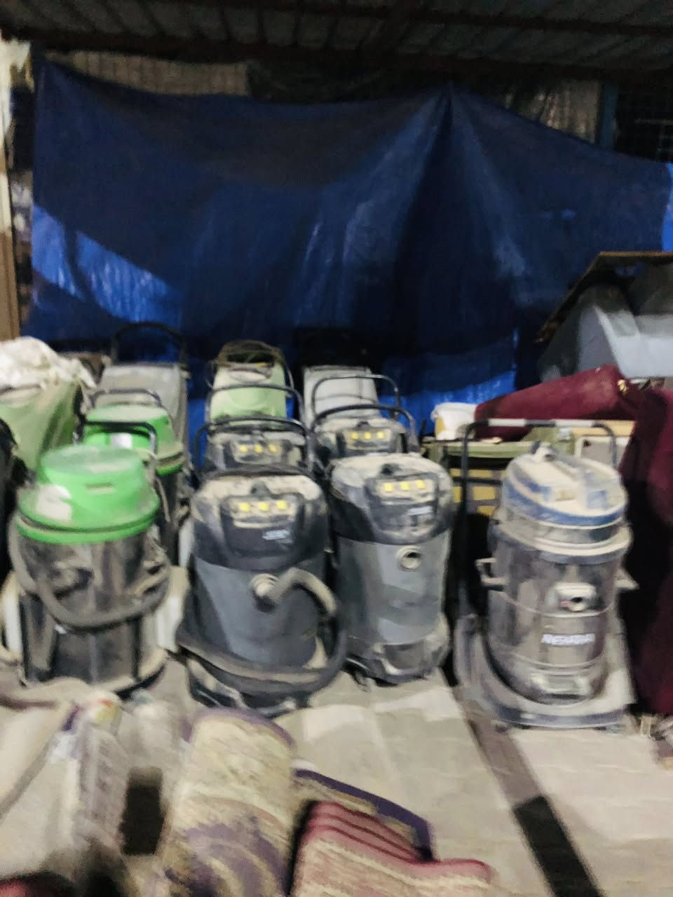 تخامه وجلسات وطبلات ومكاين جلي شغالات ومكانس كهربائيه شغاله وجلايات كاشي وطبلات وميز طعام وكوشات مفرده 
***********
