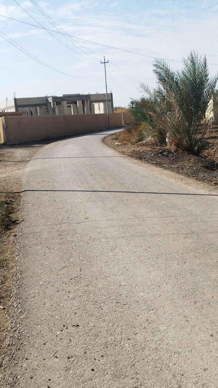 ارض 3 دونم طابو صرف في قريه العناز.. شارع العام ع بعد 200متر... جامع ومستوصف بيطري ع غرب 50 متر... داخل الارض اساس بيت مساحه 300متر... 0783 553 4922
