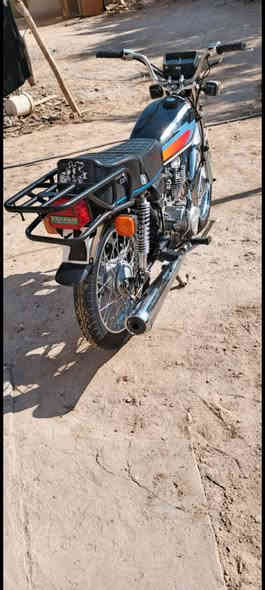 دراجه للبيع غراض نامه كله اصلي شاصي نامه نضيف لاعواج لا لحيم محرك ستوته دراجه نضيفه لاتبخير ولا شي شرط فصله ب350بيه مجال مكان ميسان طريق المشرح رقم راعيه ***********
