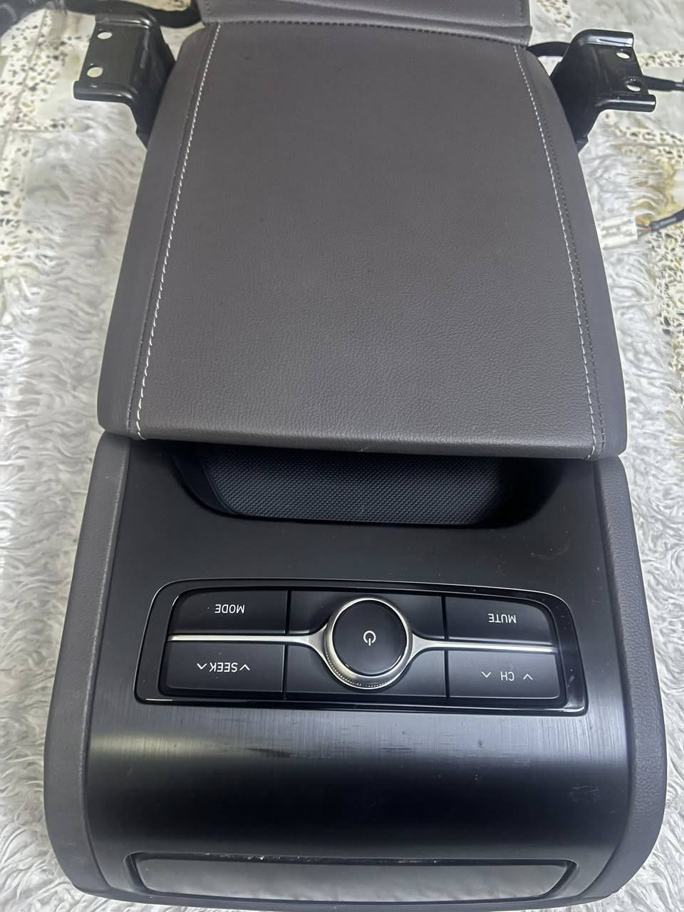 السلام عليكم توفرت 
تحكم خلفي ازيرا من 11 لل 19
چكمجة جانبية
تحكم سايد بريك
سيطرة جام
كاميرا خلفية من 11 لل 19
شاشات G8 من 17 لل19
عنوانا بغداد الحرية
الدولعي مقابل المخازن
للحجز والاستفسار
الاتصال بالرقم ***********
او المراسلة والاتصال واتساب
يوجد توصيل كافة محافظات العراق
