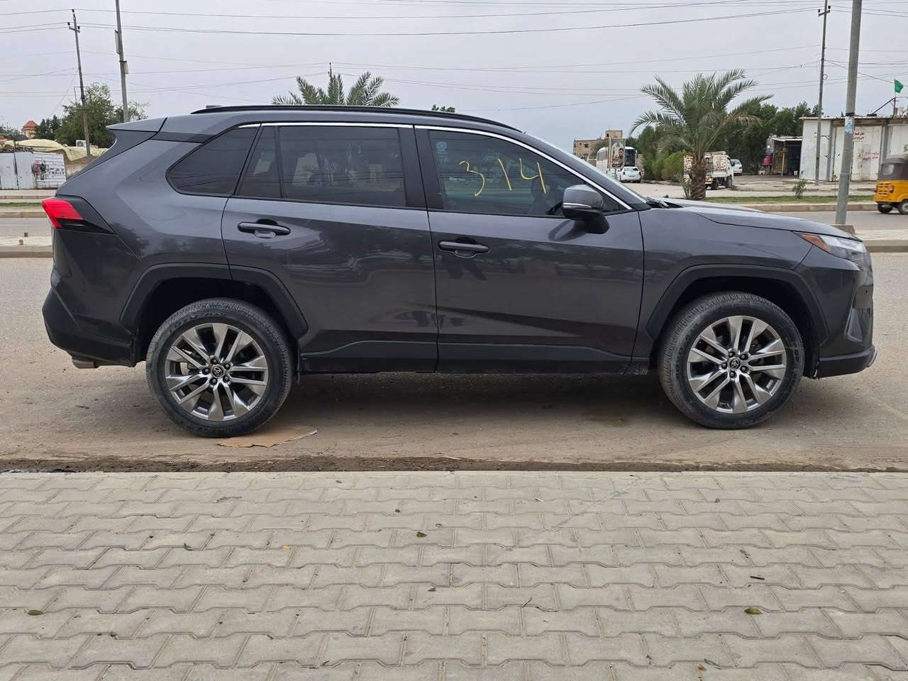 ‏Toyota RAV4 
2023 XLE primeom

تويوتا راف فور XLE  بريميوم
موديل 2023
ماشية 18 الف   

الحادث بنيد و جاملغ ايمن  مبدل الجاملغ الايسر ربع صبغ

حجم المحرك 4 سلندر 
المواصفات :
بصمة ابواب
بصمة تشغيل
الشاشة الجبيره 
تحديد مسار 
رادار أمامي(تحديد مسار)
رادار جانبي (نقاط عمياء) على المري 
رادار خلفي(التحذير من الاصطدام)
تحكم وضعيات القيادة Drive Modes 
ابل كار بلي بلوتوث بدون وياير
اوتو ستارت (Auto start)
اوتو ستوب(Auto Stop)
هاند بريك بصمة
اوتو هولد(Auto Hold) 
تحكم وضعيات القيادة,ECO,NORMAL,SPORT  
مانع انزلاق 
تحكمات استيرن 
وبقية المواصفات المعروفة


**إذا كنت صاحب هذا الإعلان وتريد حذفه لأي سبب، رجاءا أرسل رسالة إلى الدعم الفني**