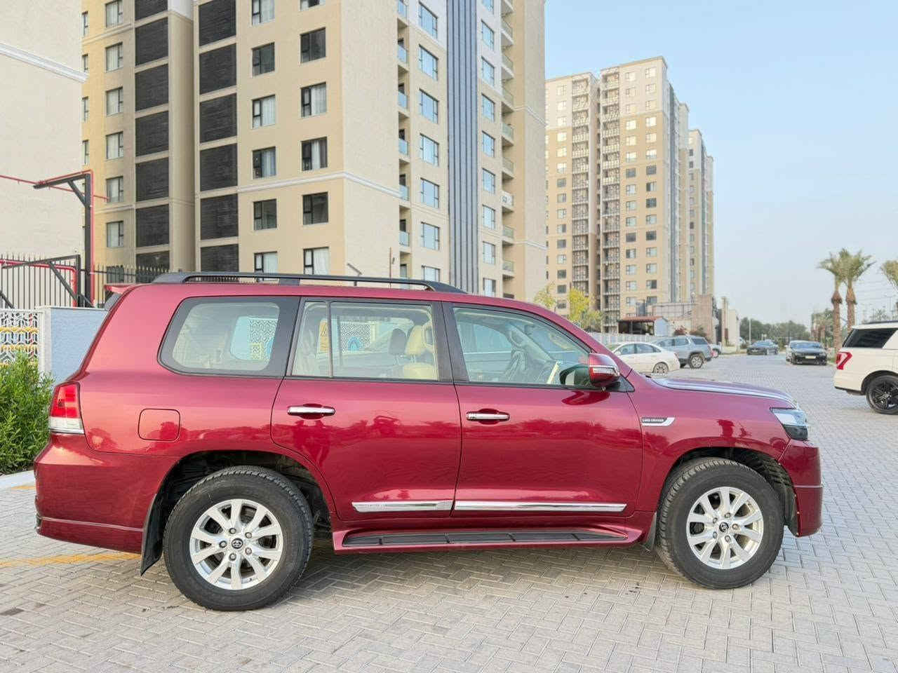 لاندكروز 2010 محدث 2020

محرك v6  4000

فول مواصفات

1- #سلايد روف وبصمة 
2- #تخم تاير جديد 
4- #كشنات جلد 
6- #حساس خلفي وامامي 
8 - #تحكم ستيرن جهتين
9 - #مري شفط 
11 - #اشاير ترحيب 
13 - #حساسات امامي وخلفي 
  15 -  8 #ايرباك 
17 - #كامرة خلفية 
18 - #نظام ABS 
19 - #ثلاجة 
20 - #لايت زنون كشافات
21 - #كروز سرعة 
22 - #تحكم كهربائي بلمري 
23 - #ويل كب 18
24 -#حجم المحرك: 6 سلندر
27 - #نظام EST 2nd

السعر 275 قابل للتفاوض

ماشيه 230 الف حقيقي 
 
🏠 #مكانها :  بغداد الإسكان شارع كلية العلوم او البياع

للتواصل ***********
