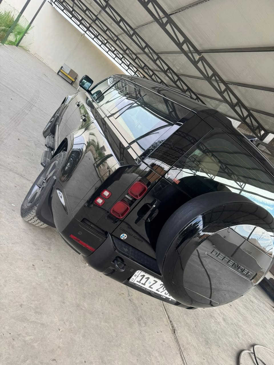 لاند روفر ديفندر – موديل 2025 | خليجي  وكالة سردار

🌍 المدينة - بغداد  - السيدية 

•   🛣️  المسافة المقطوعة   - 36 الف 

السيارة "مغلفة وداخل الضمان 10 سنوات geosheid 
------------------------------------------------------------ 
💰 السعر:     اتصل وبيك خير وتدلل
 
رقم بغداد 

🔹 الممشى: 36 الف 
🔹 الوارد: خليجي – سردار
🔹 الضمان: مكفولة
محرك 8 سلندر توين تيربو 
• أداء قوي مناسب للطرق الوعرة والسفر
• ناقل حركة أوتوماتيك 8 سرعات
• نظام دفع رباعي دائم AWD
• أوضاع قيادة متعددة للطرق الرملية، الصخرية، والطين
• تعليق قوي ومتين مع ثبات عالي
• وسائد هوائية كاملة
• نظام الثبات الإلكتروني ESP
• نظام مانع الانزلاق TCS
• نظام نزول وصعود المرتفعات
• رادار أمامي وخلفي
• المحافظة على المسار
• نظام النقطة العمياء
• حساسات أمامية وخلفية
• كاميرات 360 درجة
• نظام تثبيت سرعة متكيّف
• مقاعد جلد فاخرة
• مقاعد أمامية كهرباء
• تدفئة وتبريد للكشنات 
• ستيرنغ مالتي فانكشن مع تدفئة
• شاشة وسطية كبيرة تعمل باللمس
• شاشة عدادات رقمية
• نظام ملاحة
• تكييف أوتوماتيك متعدد المناطق
• فتح وتشغيل بدون مفتاح
• تصميم قوي وأيقوني
• أضوية أمامية LED / Matrix LED
• أضوية خلفية LED
• مرايات كهرباء مع طي وتسخين
• سقف بانوراما 
• جنوط ألمنيوم قياس 22 إنچ

الاستفسار الاتصال ؛***********

#للبيع #سيارات_للبيع #سيارات #بغداد_
