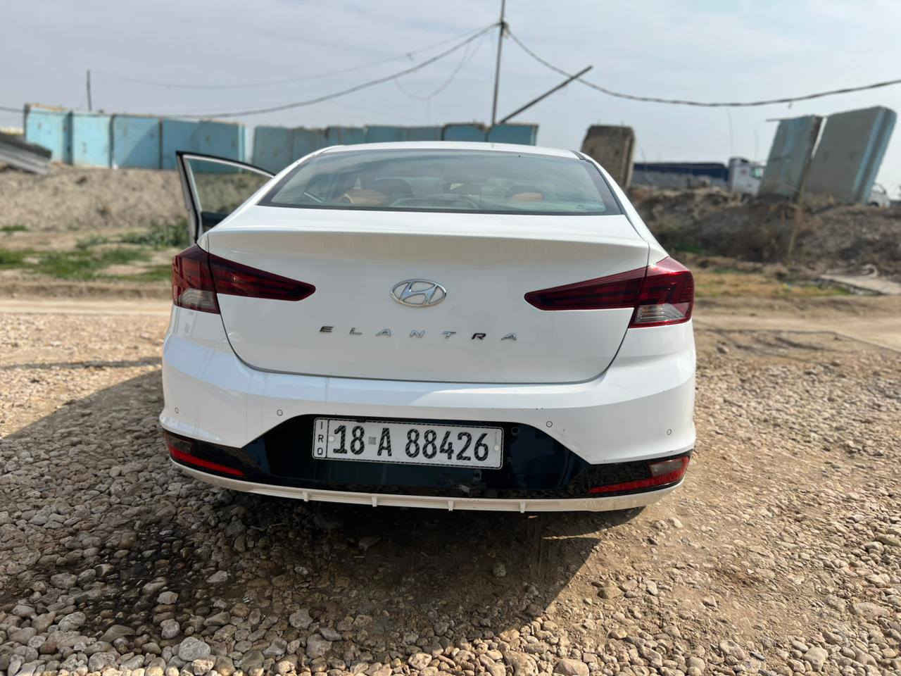 النترا ٢٠ خليجي مكفوله بيه طعجه بالدوسه وبارد شبر بالجاملغ الخلفي السعر ١٦٧ ورقه وبيه مجال قليل *********** ***********
