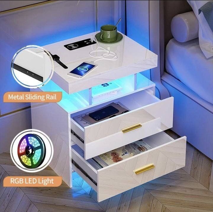 🔥كومدي مجرات الكتروني 🔥🔴تصميم مودرن وعصري
🔴قياس كما في الصورة
🔴 اللون ابيض
🔴 يحتوي على انارة لد الوان  وشاحن لاسلكي 
✅️ التوصيل مجاني لجميع المحافظات
يمكن التحكم بلون الاضاءه وشدتها


**إذا كنت صاحب هذا الإعلان وتريد حذفه لأي سبب، رجاءا أرسل رسالة إلى الدعم الفني**