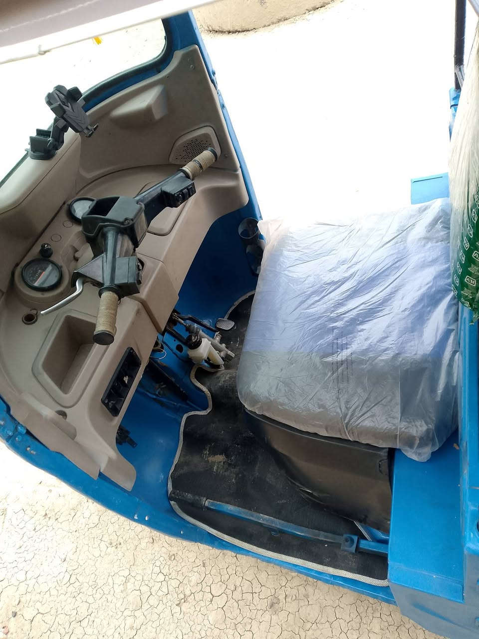 سلام عليكم
تكتك 21 
رقم بصره  نكليزي تحويل ثاني يوم
سعرها ب٦٣٠٠ وبيها مجال 
مكاني ذي قار قضاء النصر  
‏‪***********‬‏
