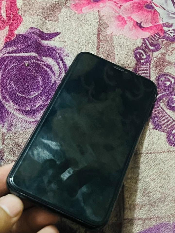 السلام عليكم 11 برو ماكس لبيع ولمراوس 13 جهاز نضيف وجديد كلش كلشي شغال بي مبدل بطاريه أصليه وشاشه مبدله  تفصيخ 
السعر : 350 وبي مجال قليل كلش 
مكاني واسط الكوت قصاء الحي 
وهاذا رقمي *********** 
بي وتساب
