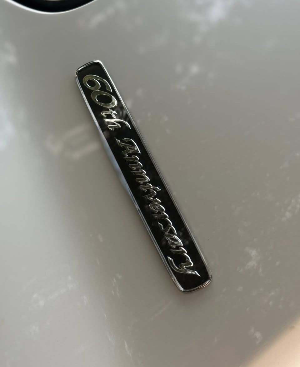 السلام عليكم
للبيع تويوتا لاندكروز ستينيه ( قطعه نادره ) سياره على وضع زيرووو جديده جدا كفاله عامه بدون صبغ او تبديل او بارد او شخوط او رصعات او حادث حتى دعاميات مالتها بلادي مكفول 

موديل 2011 السياره
 استلام الشركه بعدها ع وضع شركه كتلوكات فابلون شركه وجياسه الشركه بيها 
محرك سته سلندر حجم 4000 سبعه راكب ثلاث قطع تبريد تحكم ستيرن جهتين كراسي كهرباء فتحه سقف داخل لوك ابيض كامرا خلفيه حساسات اماميه وخلفيه ثلاجه معروفه مواصفات الستينيه مع العلم محرك بلادي وضع شركه مكفول من  كلشي 
ماشيه 37 الف فقط حقيقي 
للعلم سياره ع ايدي ماخذها  محافظ عليها جدا نضيفه 
مكاني بغداد سبير منازل
رقم سليمانيه  الجديد دولي سنويه مجدده هزه جديده 
سعرها ع رقم تصل ودلل ***********
اخوان رجاءا شراي جناي يتصل مو شراي ارفع منشور بكلمه يالله
