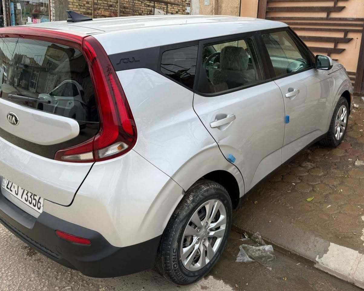 السلام عليكم
كيا صول موديل 21
وارد امريكي كلين 
محرك 2000 دوش 
رقم اربيل الجديد 
هزه سنويه جديده 
قطره صبغ مابيها سياره نظيفه جدا
مكان سياره كربلاء
الاستفسار 
***********
