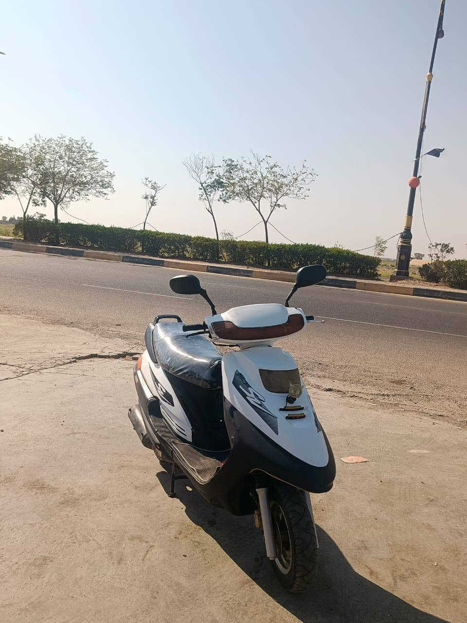 فراشه فضائي تعمير جديد
كلجات جدد 
بانزات جدد 
باتري جديد 
نكرة سلف بكل وقت معدل وشلعه فول 
دراجة كاملة مابيها اي نقص قفل كشن قفل صندوق
دراجة مال جناية نظيفة 
مكاني بعقوبة ، سعر 475 وبيها مجال 
*********** 👉
