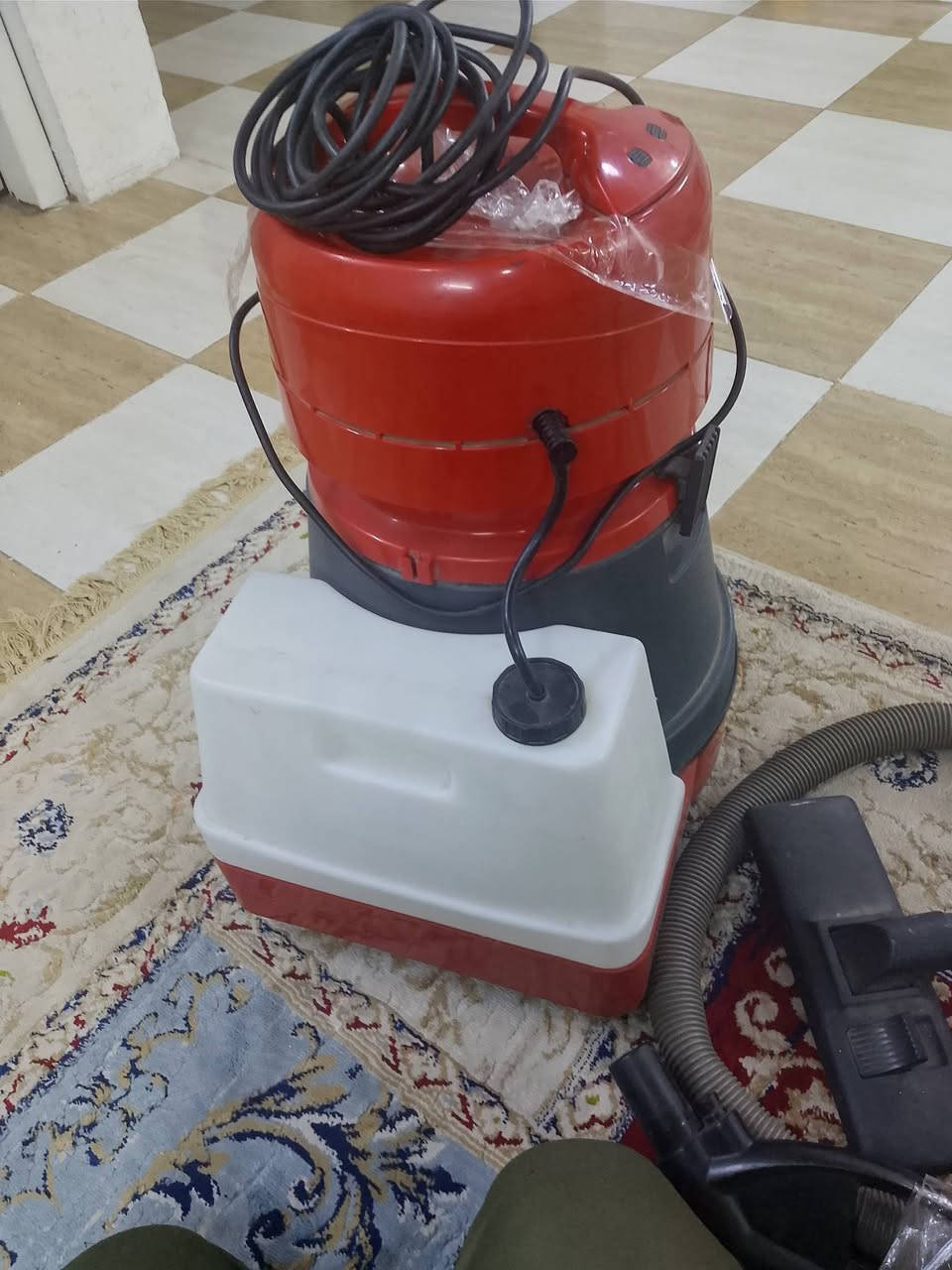 السلام عليكم مكنسه ماركه هيه غساله ومكنسه للبيع مكان شقلاوة سعر 90 بيها مجال***********
