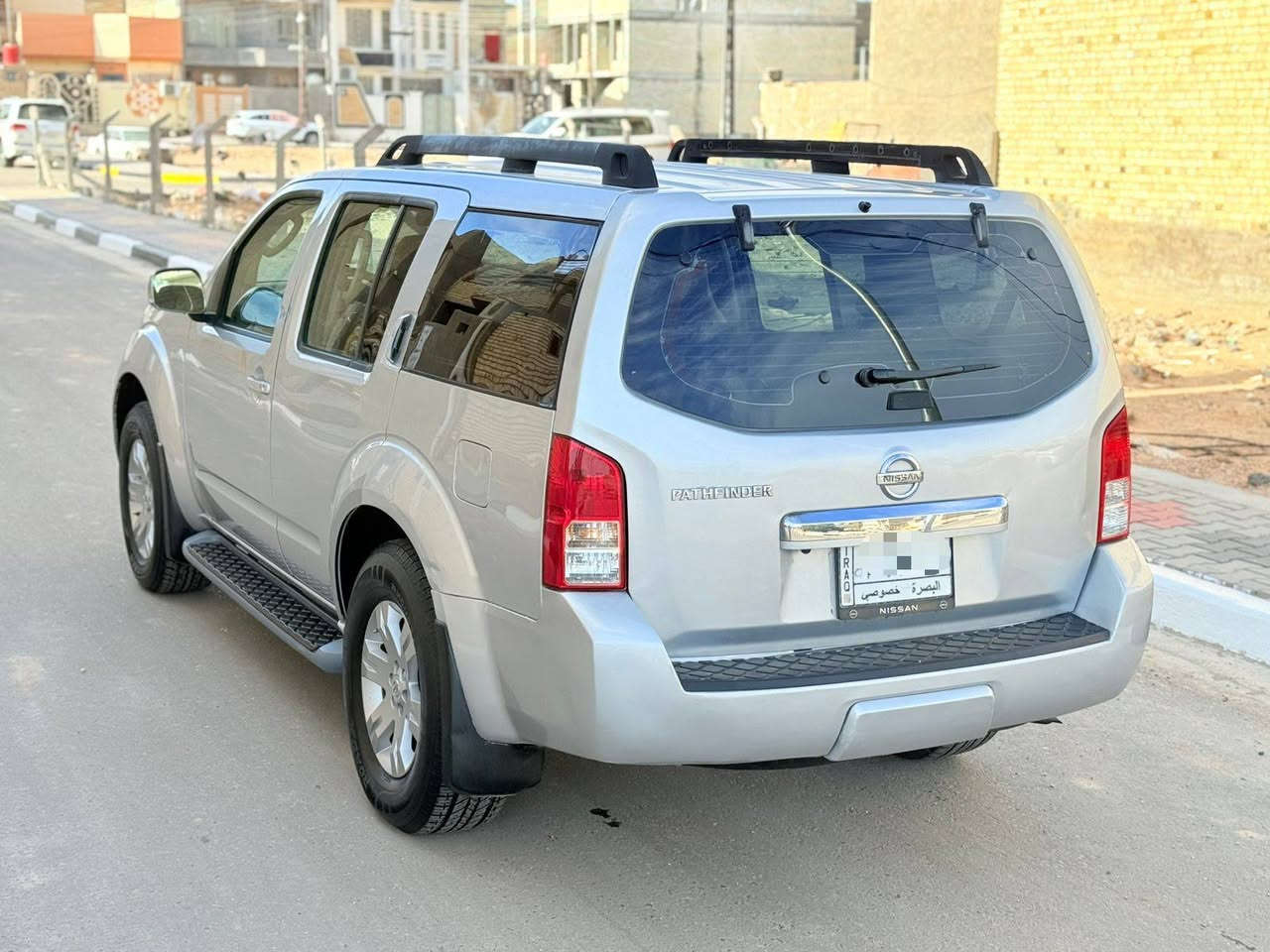 نيسان بافندر  2009  خليجي السعر 98  وبيها مجال رقم بصره مشروع وطني سنويه لل28 تحويل مباشر لاستفسار *********** مكاني كربلاء مواصفات دواخل بيجي 7 راكب تبريد خلفي فور ويل مثبت سرعه شاشه كامره محرك V6 سلندر 🚀 تبريد ❄️ تخم تاير جديد حداديه قبل 10 أيام شادها كله جديد السياره جاهزه اي نقص ما بيها السياره مكفوله من الضربه والتبديل بيها قطعتين صبغ اثر شخوط والباقي كفاله عامه (مكان السياره كربلاء )
