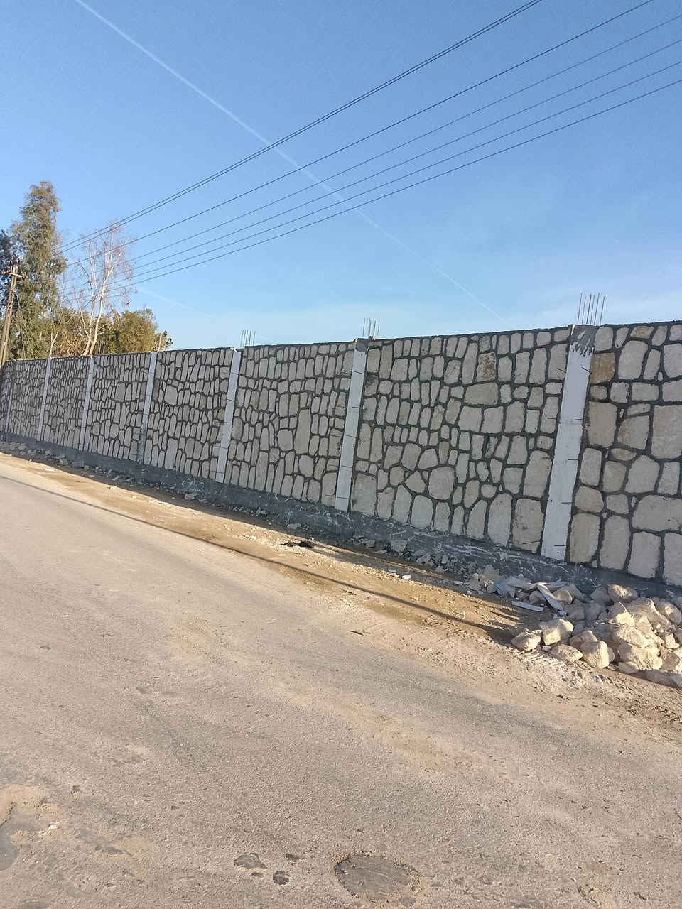 السلام عليكم
عمل حجر تكسيه شواطي جدارات كافت اعمال الحجر مزارع وشاطيات ***********
