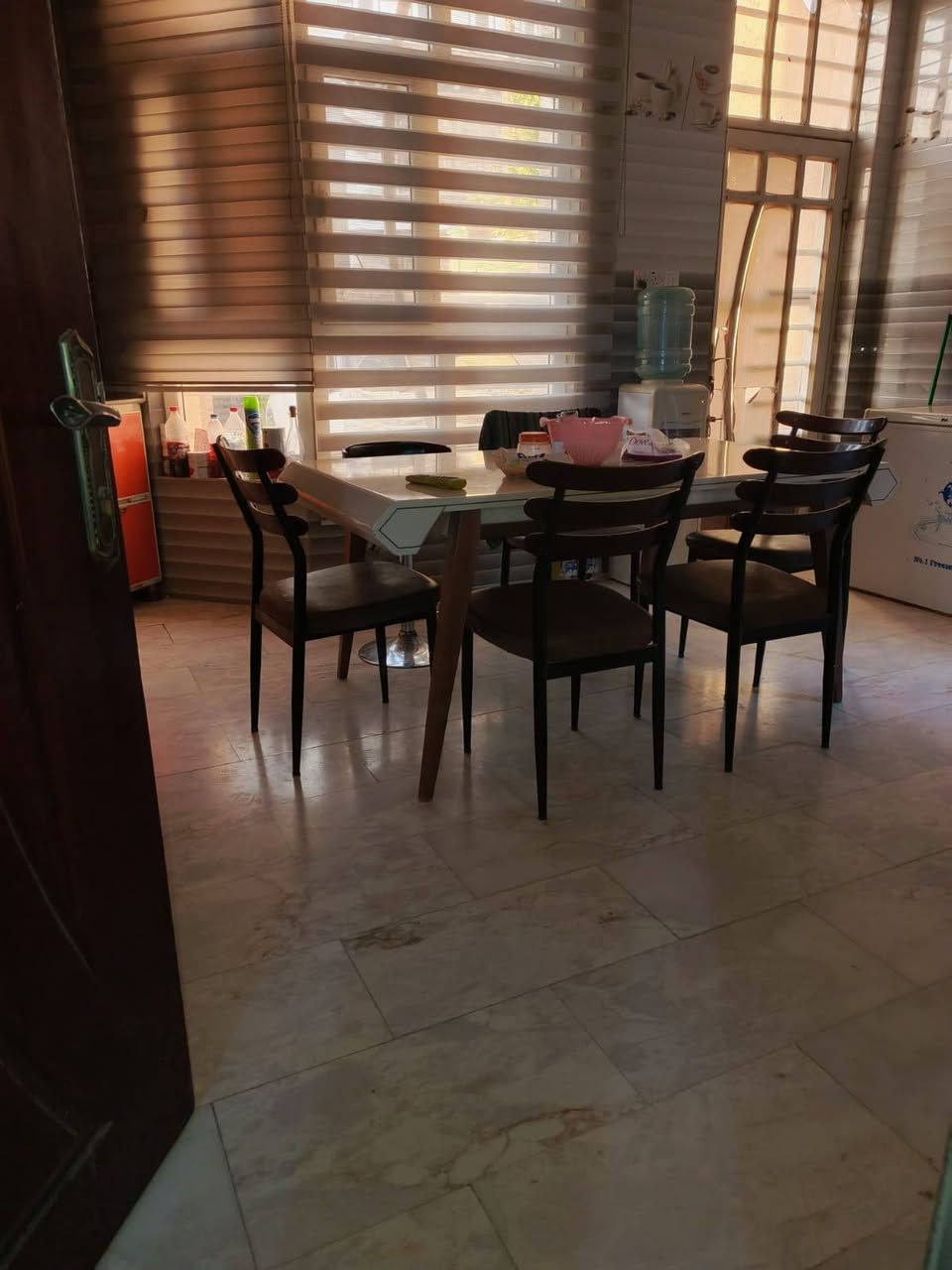 🏡 دار للبيع – فرصة مميزة
دار سكني حديث للبيع بموقع ممتاز في حي الشهداء:
🔹 المساحة: 200 م²
🔹 الواجهة: 10 م
🔹 النزال: 20 م
🔹 عدد الطوابق: طابقين
تفاصيل الدار:
✨ 5 غرف نوم
✨ 3 مجمعات صحية
✨ صالة استقبال واسعة
✨ مطبخ حار + مطبخ بارد
✨ بناء حديث
✨ أرضية وواجهة مرمر
📍 الموقع: حي الشهداء – خلف تجاري شارع 60
📞 للأستفسار الاتصال على الأرقام أو مراجعة المكتب:
📲 *********** (متوفر واتساب)
📲 ***********
🏢 مكتب سجاد سامي للاستثمار العقاري
📍 الحلة – حي الحسين – قرب حلويات لبنان
