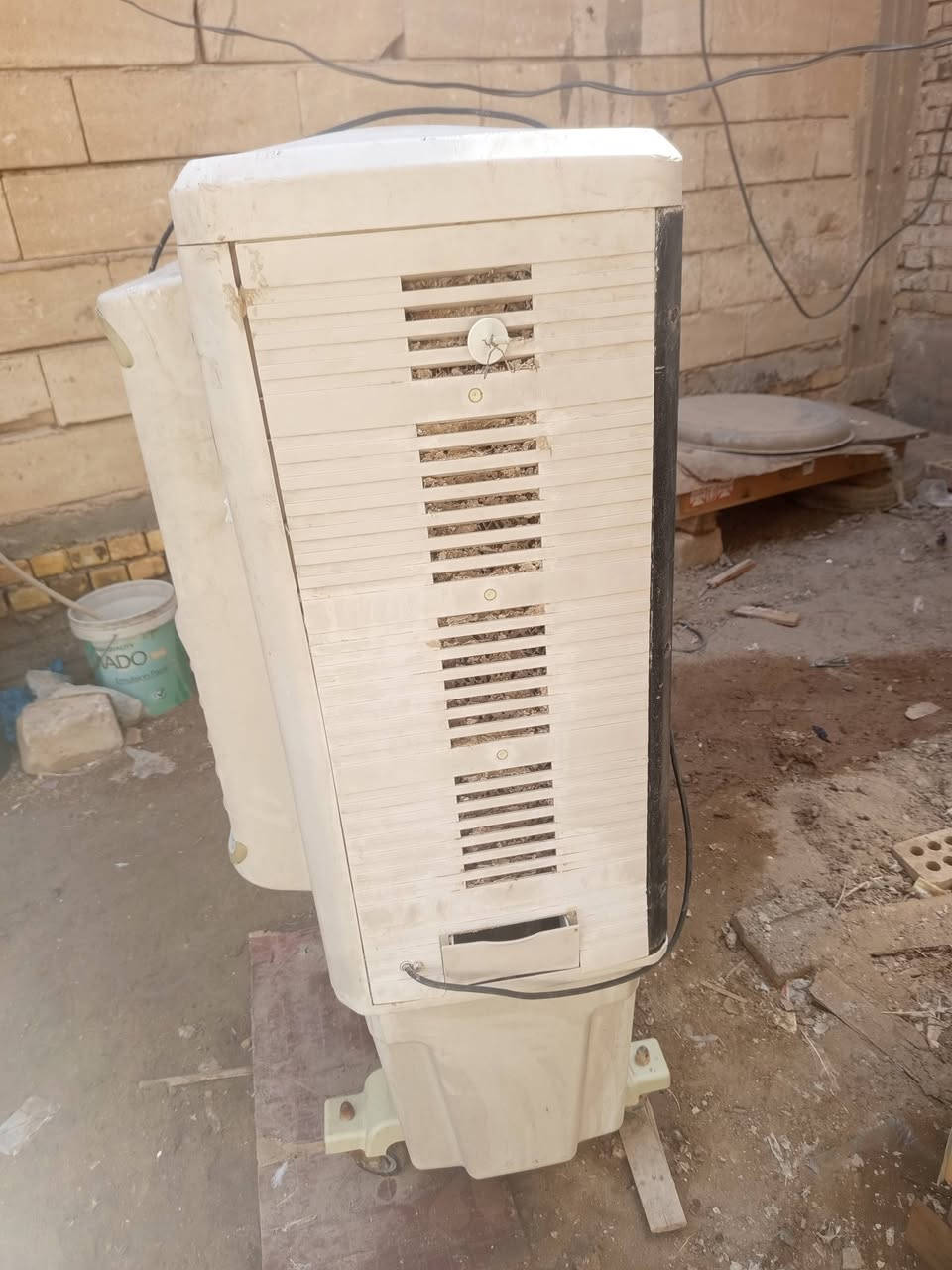 حجم جبير شغاله مروحه محوره بيهه واتر بم شغال بس ليف عوزه مكانه الحر الطاقه س 100 الف  ***********

