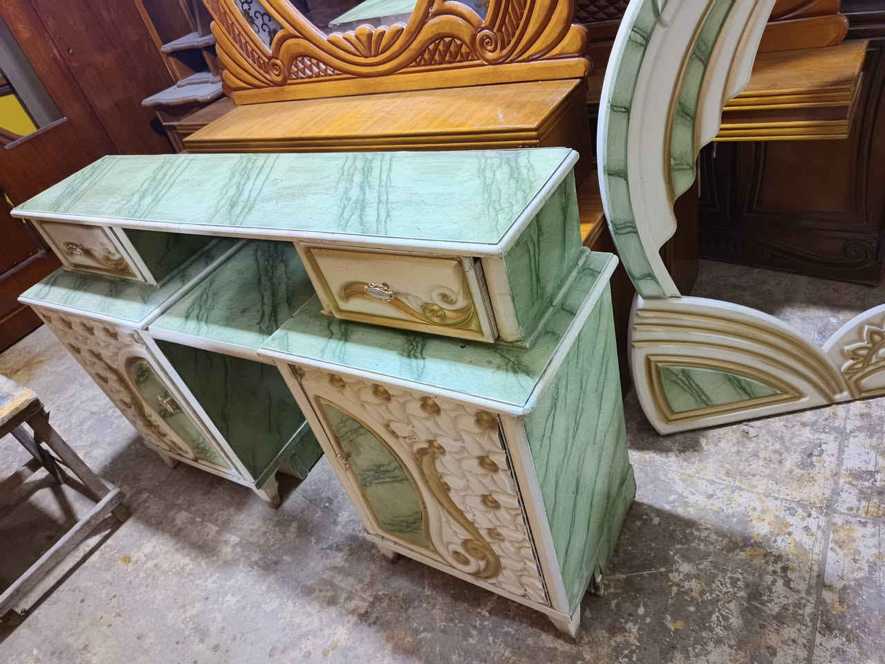 معرض ستار السعيدي  غرفة البيع  تزكام ***********
