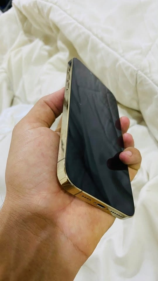 ايفون 13 برو ماكس
بطارية 72 🔋
ذاكره 256 
مستبدل شاشة اصليه 
وكامره رقم 2 ماتشتغل 
سعر 375 قفل مو شراي لاتدخل داهر السعر قفل 👍🏻🩶
مكاني سفوان

***********
