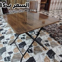 ميز • نضيف