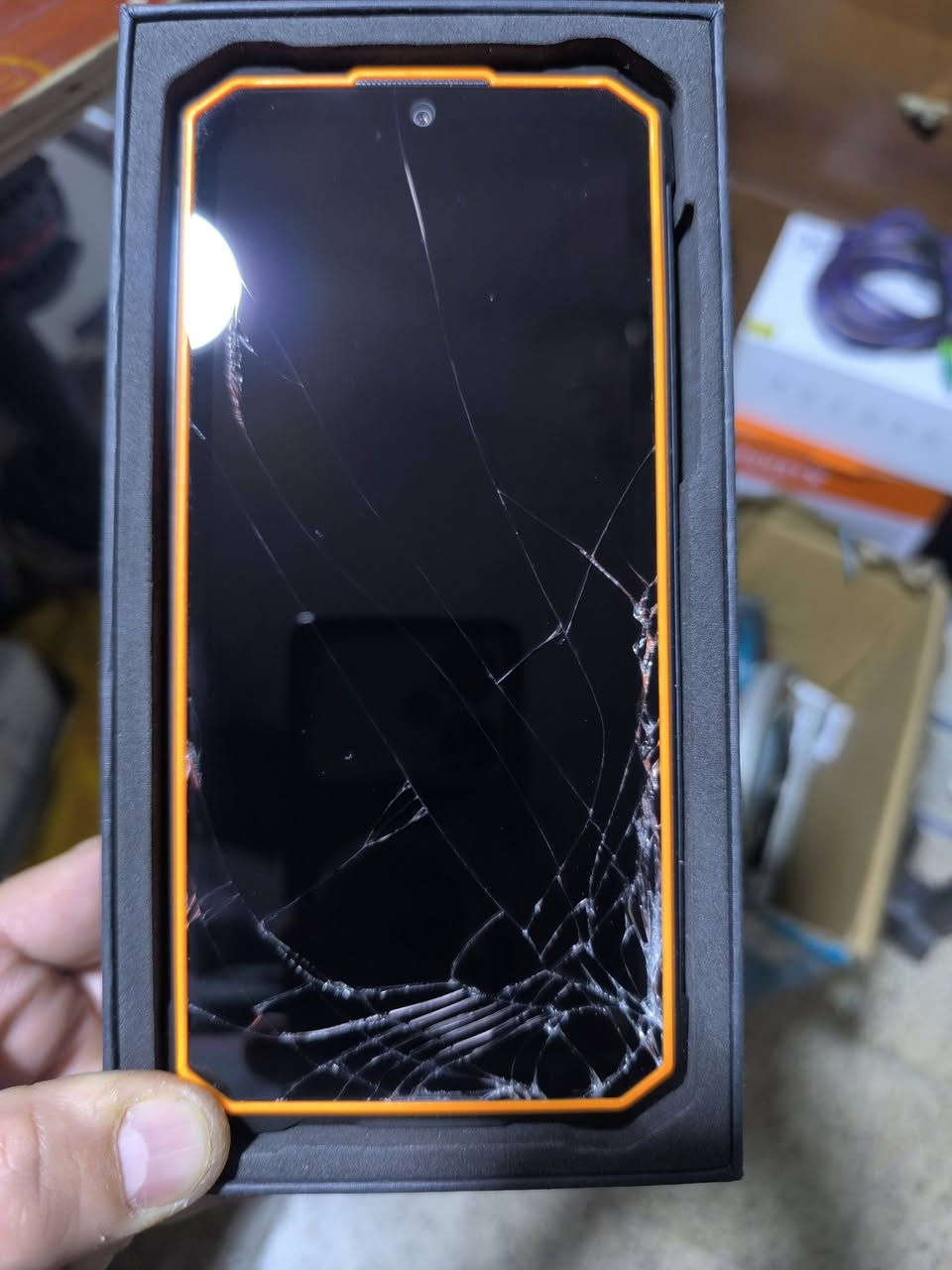 جهاز موبايل ماركة HOTWAV CYPER 13 PRO  ذاكرة 256 كيكا ورام 12 كيكا تردد الشاشة 60 هرتز  بطارية عملاقة 10800 ملي امبير اندرويد 13 مدرع جديد بالباكيت والجامة الامامية مفطرة ولكن الجهاز لمس شغال طبيعي جاية ويا شاشة احتياط ماعرف اله لو لغير موديل... تواصل خاص او واتساب ***********
